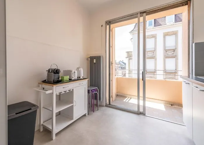 Very Apartment, Center Near Train Station *